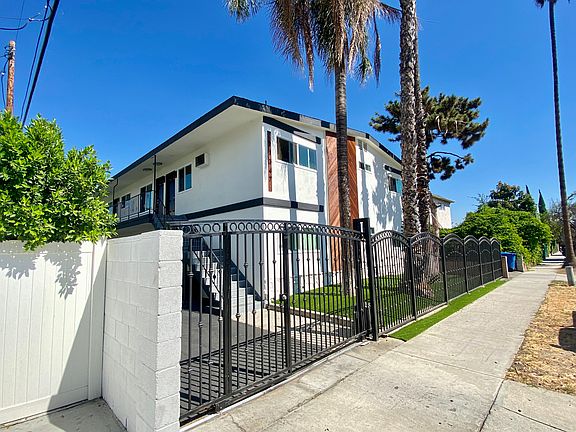 3rd image of 11347 Emelita St #3