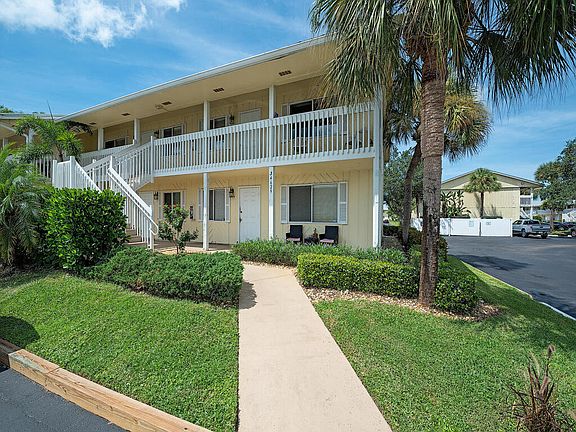2nd image of 4629 Bayshore Dr APT J8