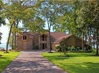 9463 Escondido Dr, Willis, TX 77318