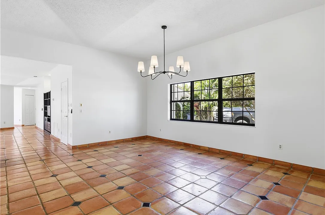 3 bed, 3.5 bath, 3441 sqft, $7,000 — Photo 4