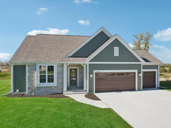 W251N2355 Valleyview CIRCLE, Pewaukee, WI 53072