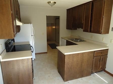 4th image of 6729 Gretchen Ct N