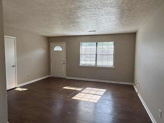2nd image of 136 New Gritton Ave