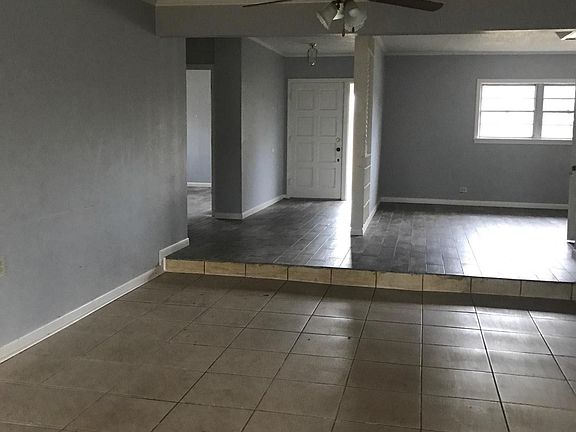 4th image of 1001 Roselawn Ave