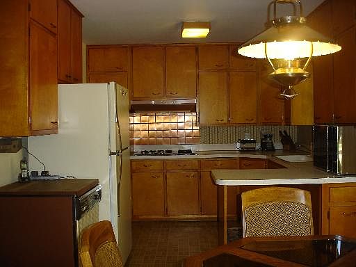 4th image of 520 E Lincoln Ave