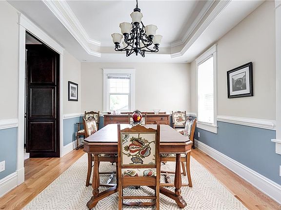 3rd image of 605 W 26th St