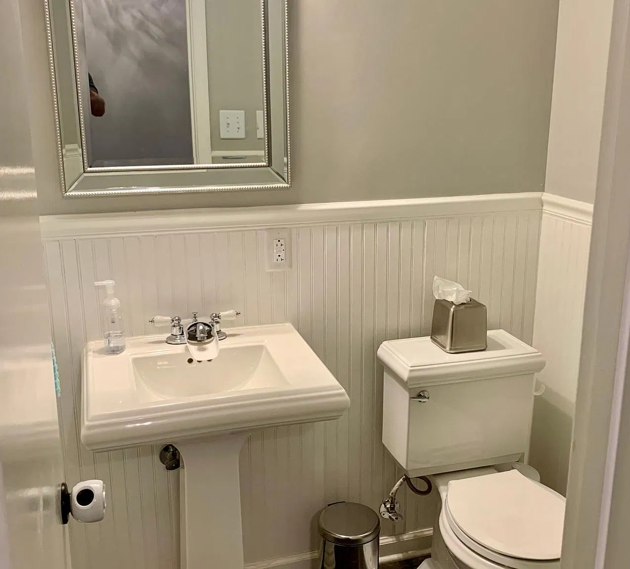 4 bed, 2.5 bath, 2718 sqft, $4,500 — Photo 3