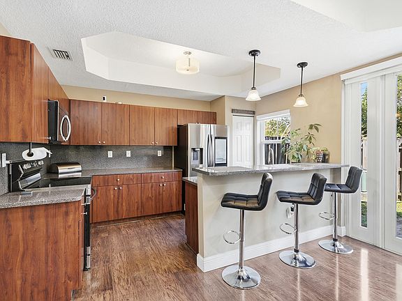 4th image of 5825 Siena Lane