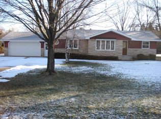 1915 Roberts Dr, Stevens Point, WI 54481