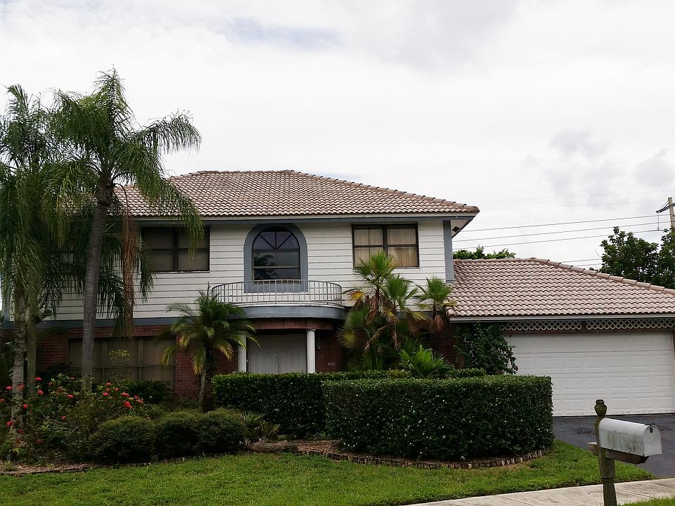 1st image of 700 Greenbriar Ave