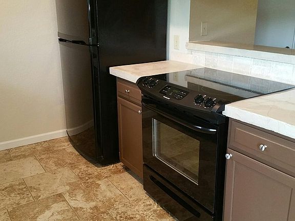 4th image of 6709 Johnnie Ct