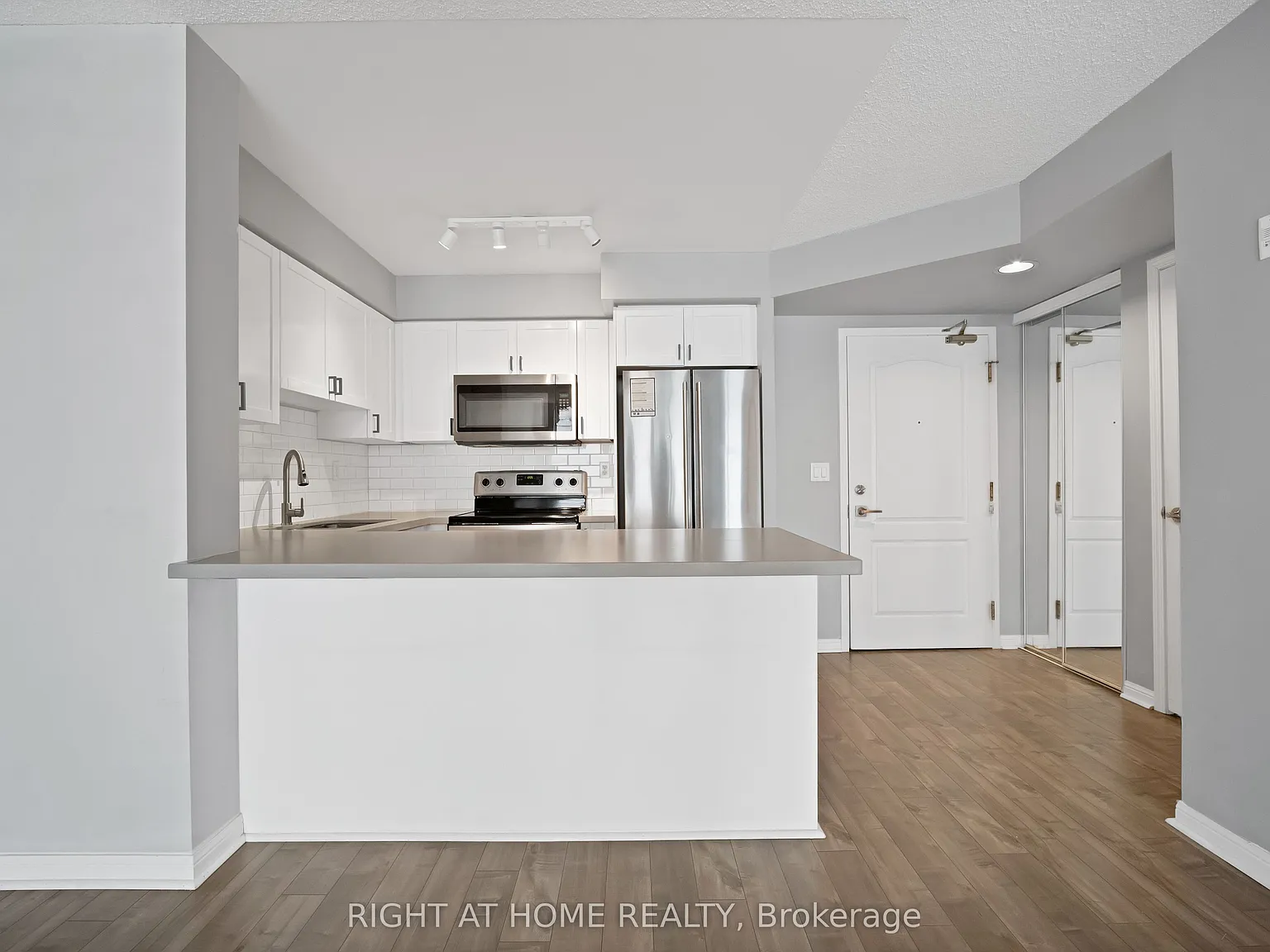 1 bed, $2,550 — Photo 4