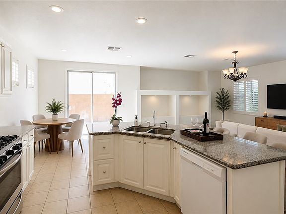 5th image of 8083 Retriever Ave