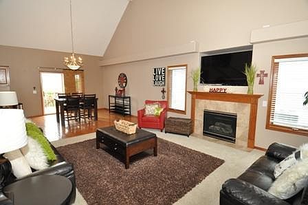 3rd image of 8956 Prairie Village Dr
