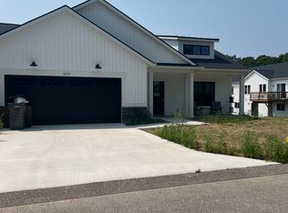 6727 Croft Ln #64, Hudsonville, MI 49426