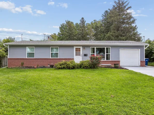 1109 Offutt Blvd, Bellevue, NE 68005