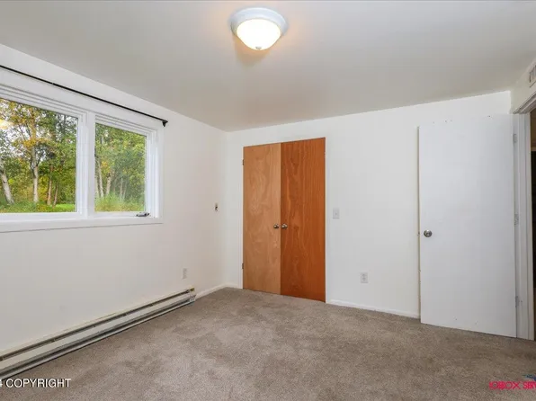 12350 E Drift Ln, Palmer, AK 99645