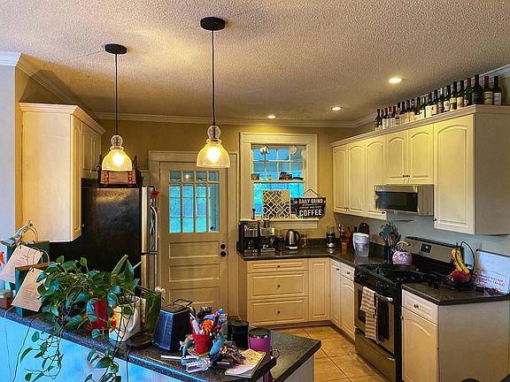 5th image of 103 Donnybrook Ave