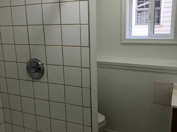 3rd image of 314 Gates St