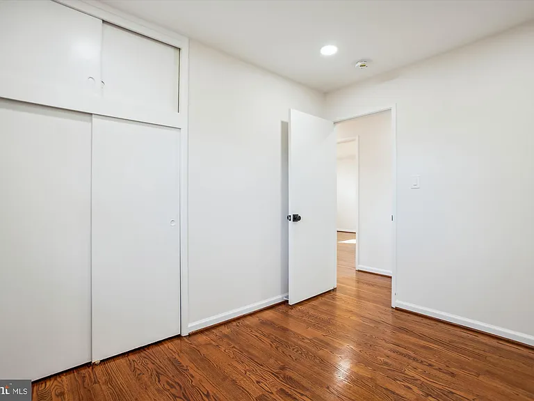 5201 Montgomery St — Photo 17