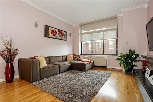 Sold by Avenue Sotheby's International Realty | media 30