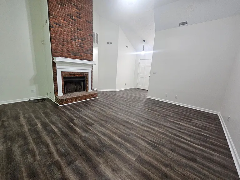 170 Kellie Ln — Photo 10