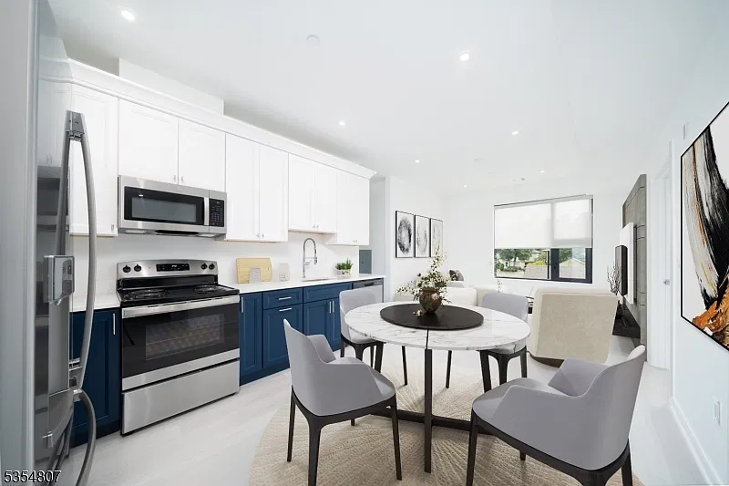 12 River Rd #205