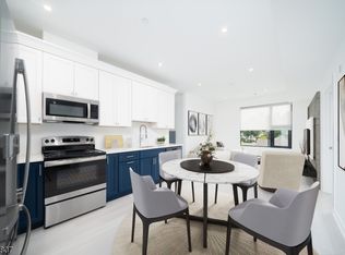 12-01 River Rd #205, Fair Lawn, NJ 07410