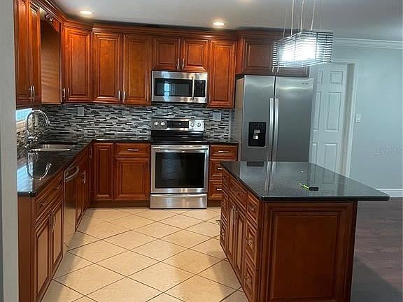 4th image of 1209R Grenada Ave