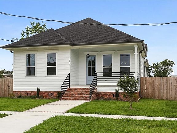 2nd image of 2324 Aycock St