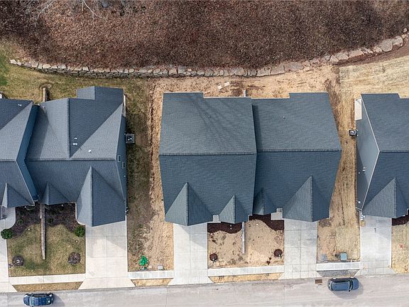 2nd image of 107 Hemingway Ln