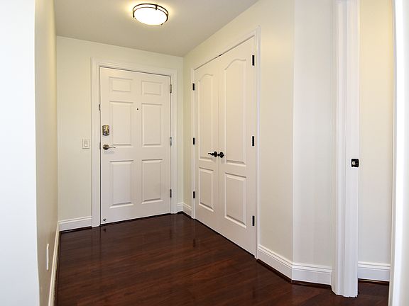 3rd image of 1111 Oronoco St Unit 435