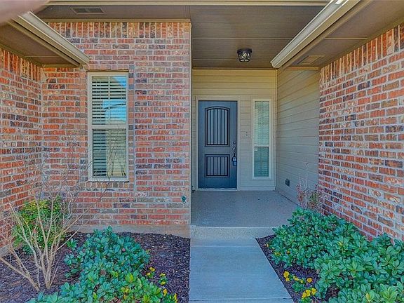5th image of 2208 Alameda Park Dr