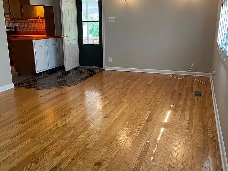 7528 Deane Hill Dr — Photo 10