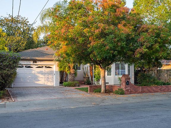 2nd image of 307 W Oakwood Blvd