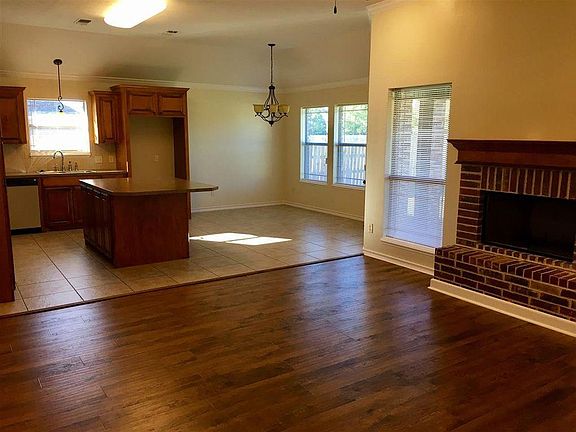 4th image of 75 Quailbrook Dr