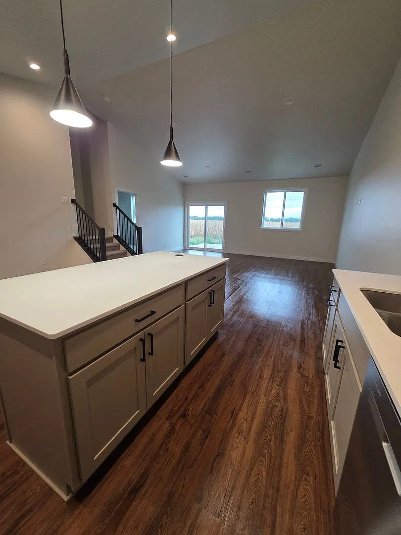 3 bed 2 bath Twinhome for rent — Photo 4