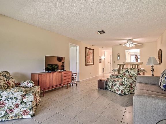 5th image of 7046 W Country Club Dr N