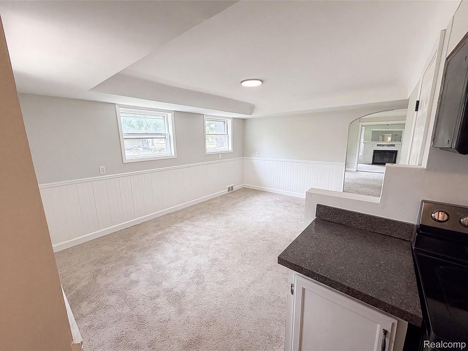 30406 Everett St, photo 14