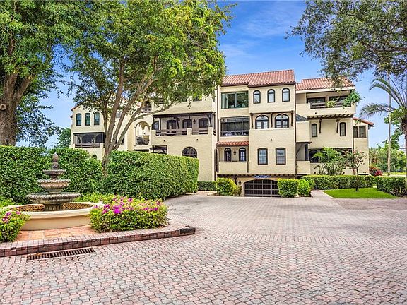 3rd image of 5850 Pelican Bay Blvd APT B3
