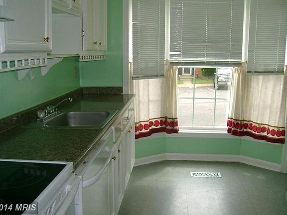 2nd image of 1920 Mariner Ln