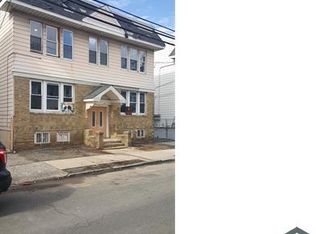 67 Halstead St #1R, Newark, NJ 07106