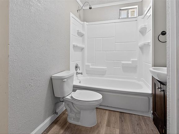 3rd image of 18455 Shady Side Dr