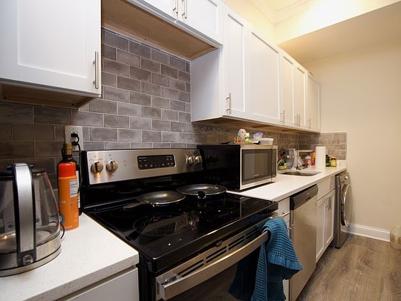 4th image of 3345 N Marshfield Ave #601