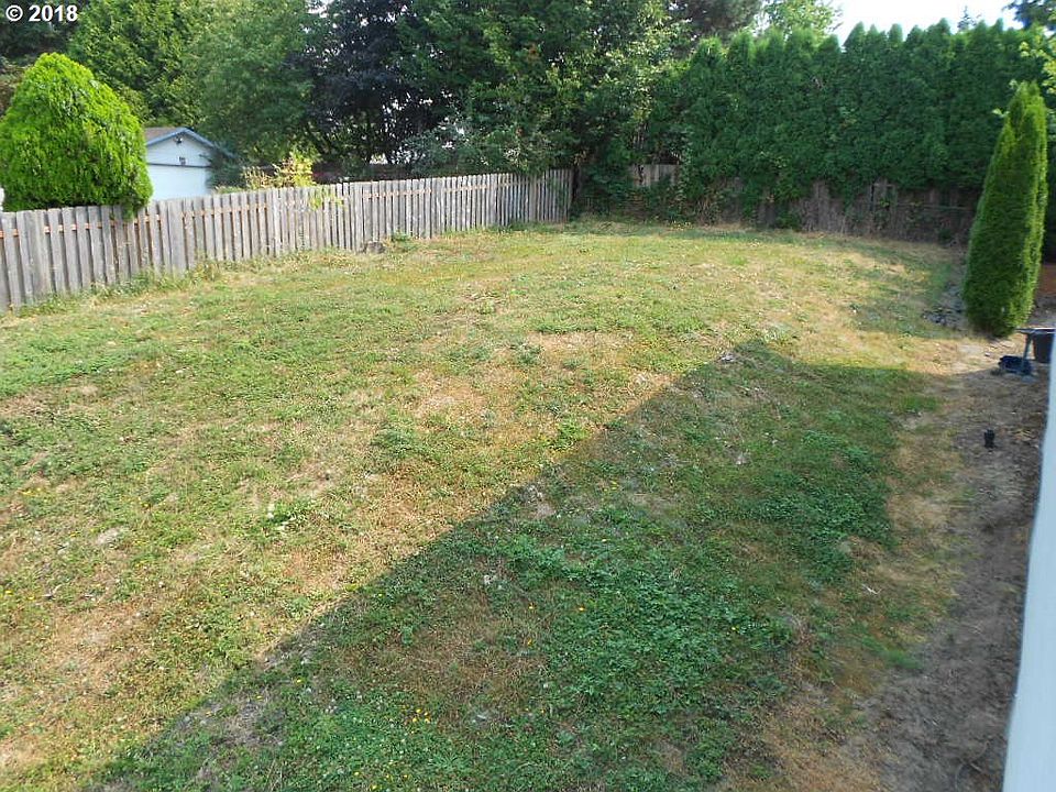 2nd image of 8942 SW Terwilliger Blvd