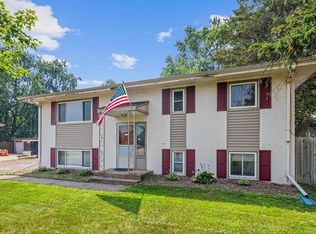 9152 Lexington Ave N UNIT 1, Circle Pines, MN 55014
