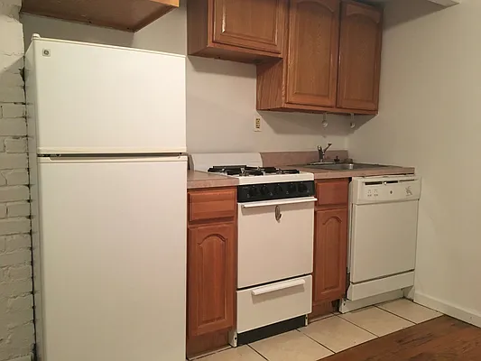 Rented by Crosstown Apartments NYC | media 25