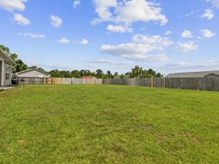 302 Redemption Ct — Photo 21