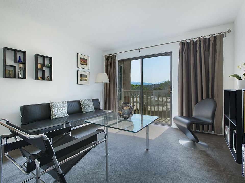 1st image of 941 Calle Mejia APT 325