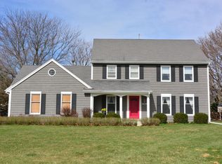W226N2617 Oakwood Ln, Waukesha, WI 53186